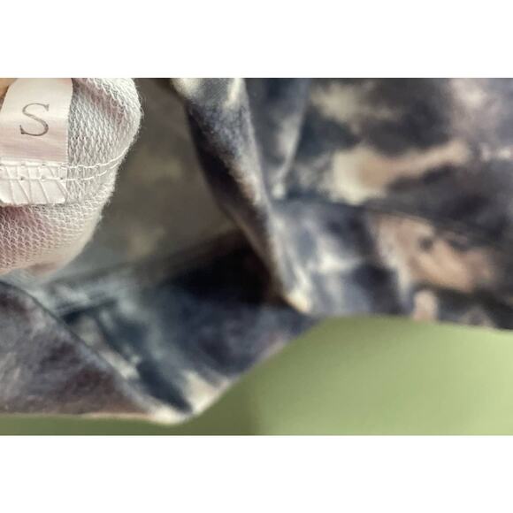 Tie Dye Sweatshirt Good Moms Say Bad Words Print Crewneck Long Sleeve Blue S - Picture 2 of 6